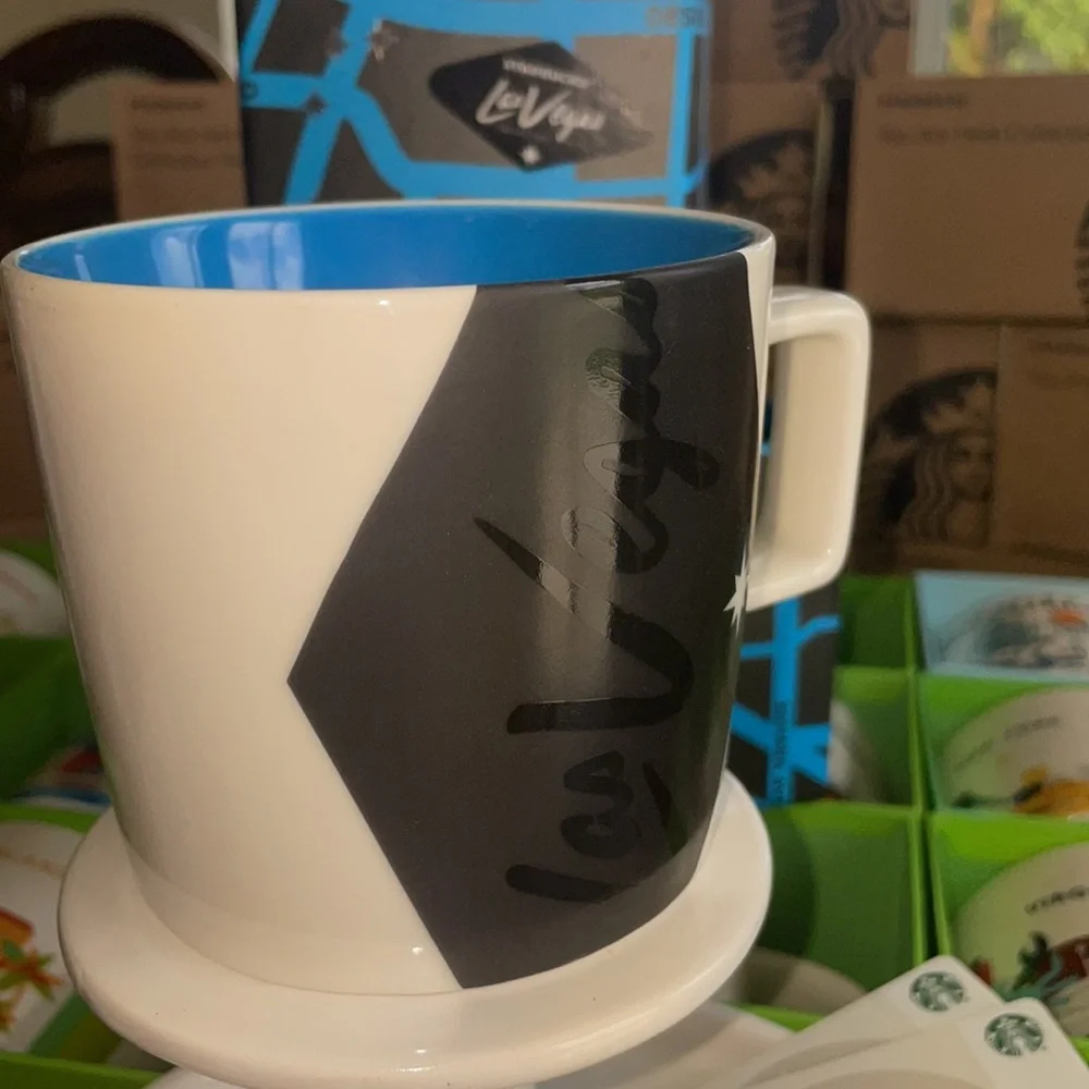 Las Vegas Starbucks mug - Picture 6 of 16